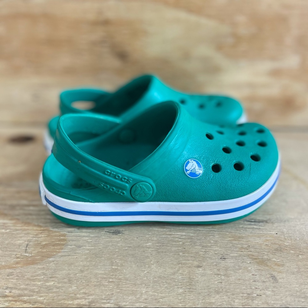 Crocs crocband toddler  size 7 C green athletic slip on shoes